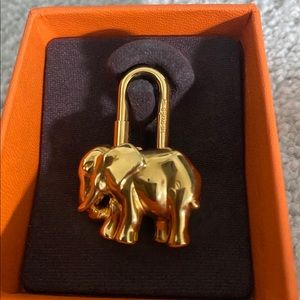 Hermès Elephant Motif Cadena Padlock Gold